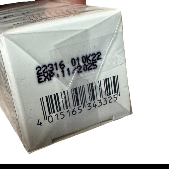 Dr Barbara Sturm SUMMER KIT. 7 products & bag
in full deluxe and mini sizes 🌞🌞🌞 - Picture 7 of 14